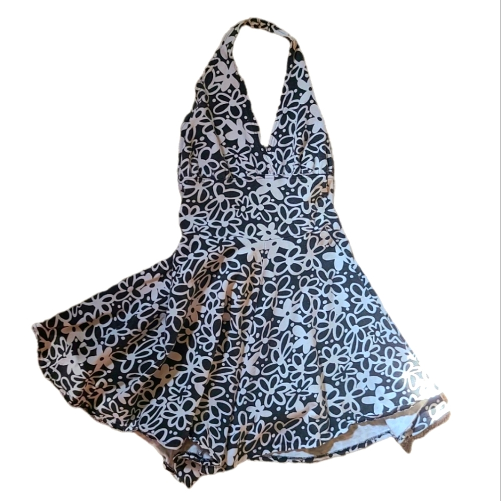 Vintage Black and White Op-Art/Floral Dress/Skort by "in Charge"